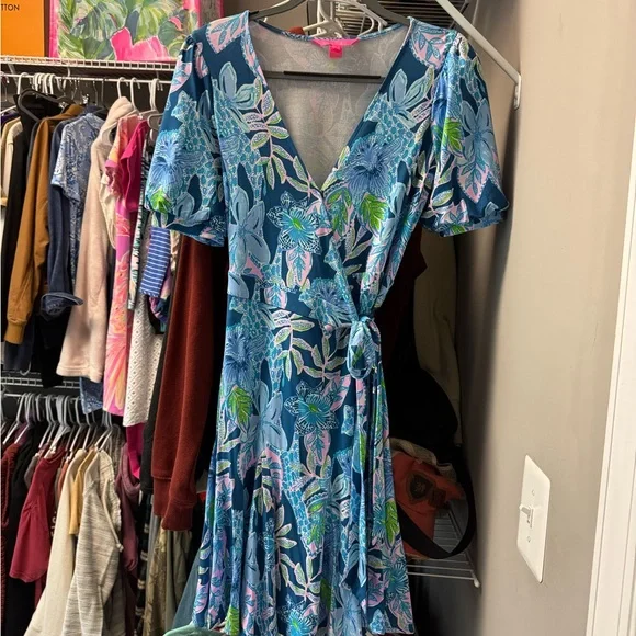 Lilly Pulitzer wrap dress - Picture 1 of 8